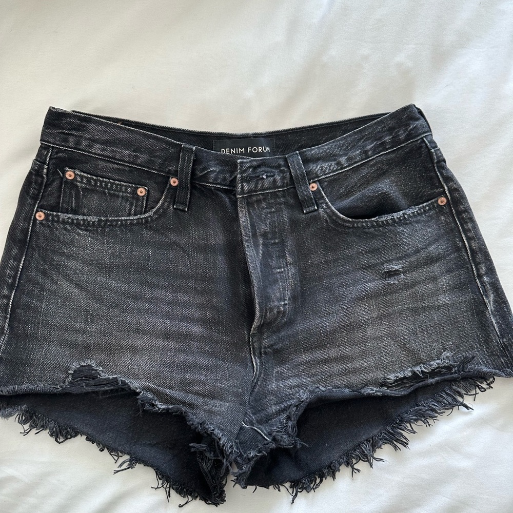Denim Forum black shorts. The ex-boyfriend short. Size US26. great condition.